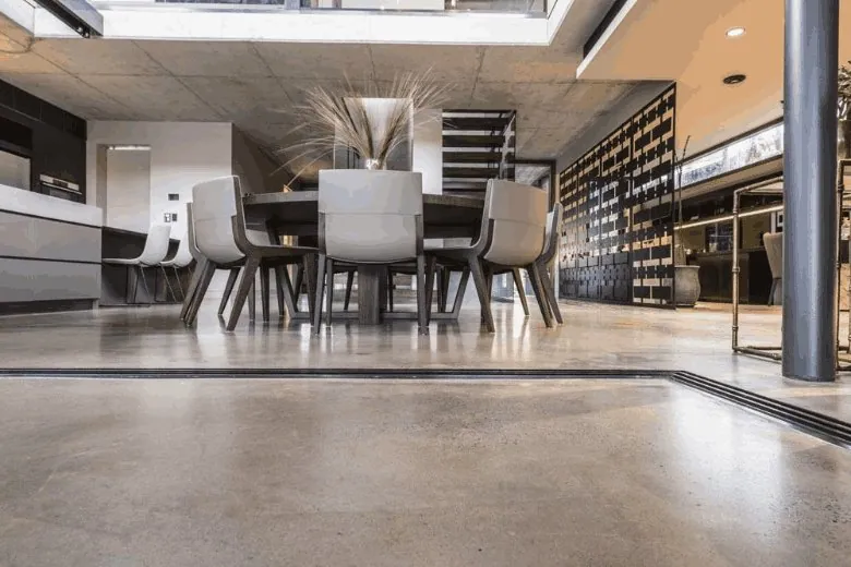 Nil exposure mechanically polished concrete floor