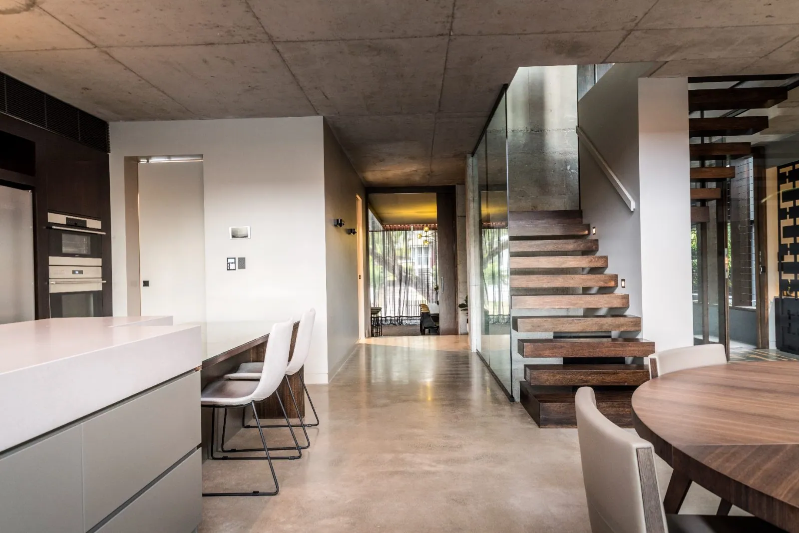 Molonga Terrace designer home polished concrete floor, project photo 2