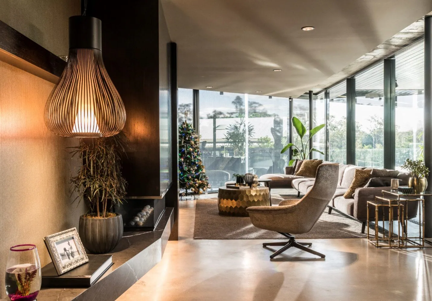 Nil exposure matte polished concrete floor in an architecturally designed home on Molonga Terrace, Graceville Brisbane (13)