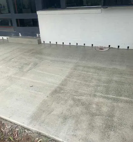 Uneven stone exposure