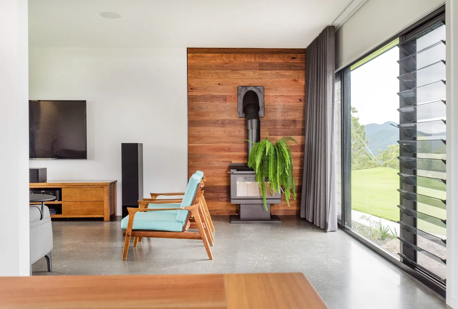 Minimal exposure matte polished concrete floor at the A and K designer build, Cedar Creek Brisbane (4)