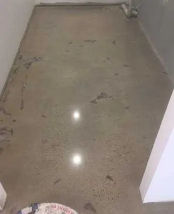 Filled crack or hole