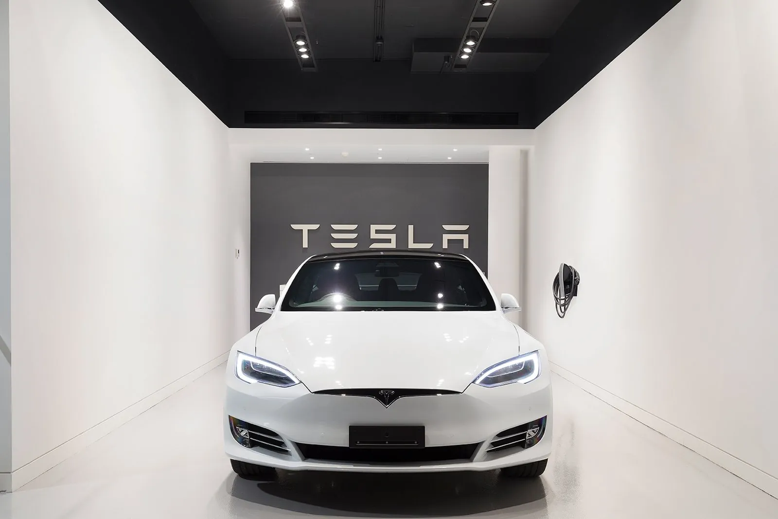 Epoxy showroom floor at a Tesla dealership